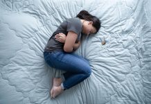 Prozac : l’antidépresseur des ados remis en question Une adolescente souffrant de dépression et traitée par Prozac.