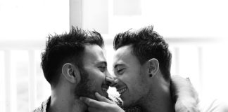 Journée mondiale de lutte contre le sida : pourquoi la lutte cale encore Deux hommes atteints par le VIH.