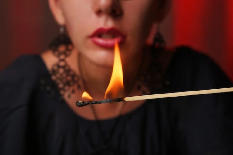Myriam Mouchet, infirmière et coupeuse de feu à l'hôpital de Thonon-les-Bains.