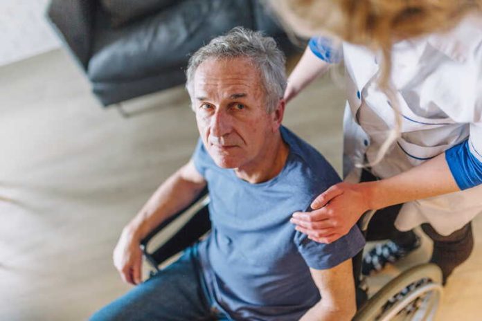 Invincible Voice IA française redonne une voix aux patients atteints de la maladie de Charcot Ma Santé Un homme atteint de la maladie de Charcot et privé de sa voix par l’évolution de la maladie.
