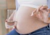 Le paracétamol pendant la grossesse n’augmente pas le risque d’autisme Une femme enceinte qui hésite à prendre un paracétamol car elle ne veut pas rendre son enfant à naître autiste.