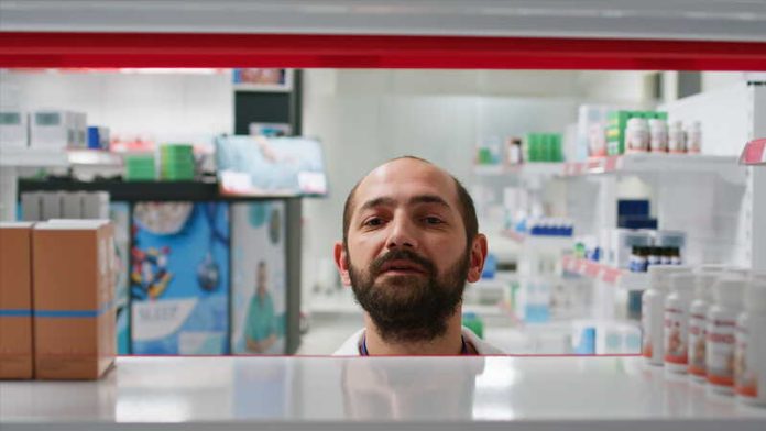 Pénurie de psychotropes où en est on vraiment en France Ma Santé En période de pénurie, un pharmacien tente de trouver les dernières boîtes de psychotropes disponibles.