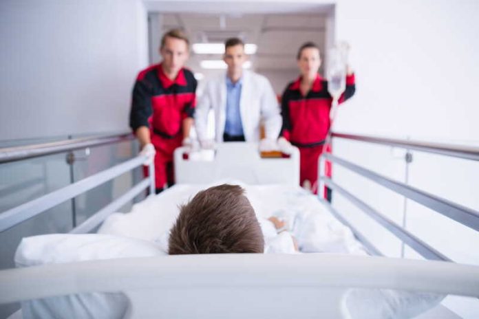 Crans Montana une bactérie résistante et mortelle menace les grands brûlés Ma Santé Un grand brûlé a été infecté par une bactérie multirésistante et mortelle qui sévit actuellement dans un hôpital en Suisse.