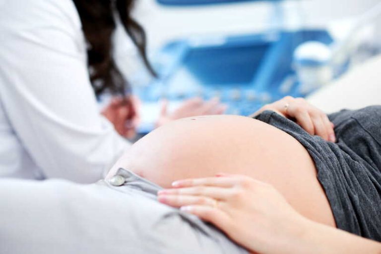 Une femme enceinte qui a contracté le Covid-19 pendant le troisième trimestre de sa grossesse.