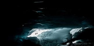 Une bactérie vieille de 5 000 ans défie nos antibiotiques modernes La grotte roumaine dans laquelle une bactérie résistante aux antibiotiques modernes a été retrouvée dans la glace.