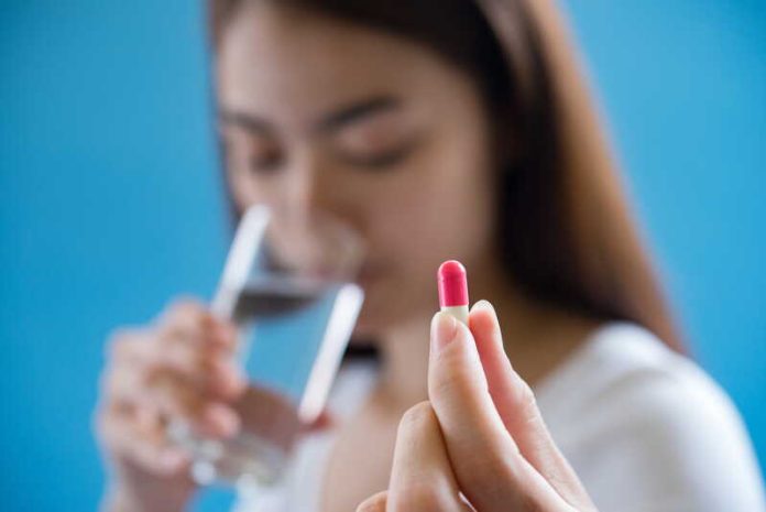 Antipsychotiques des médicaments autorisés en Europe mais pas encore en France Ma Santé Une femme atteinte de schizophrénie prenant un médicament autorisé en Europe, mais pas en France.