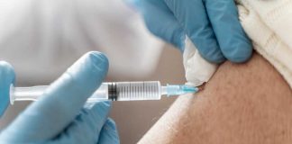 Chikungunya : le premier vaccin déjà rattrapé par des effets secondaires graves Le vaccin du Chikungunya administré à un patient.