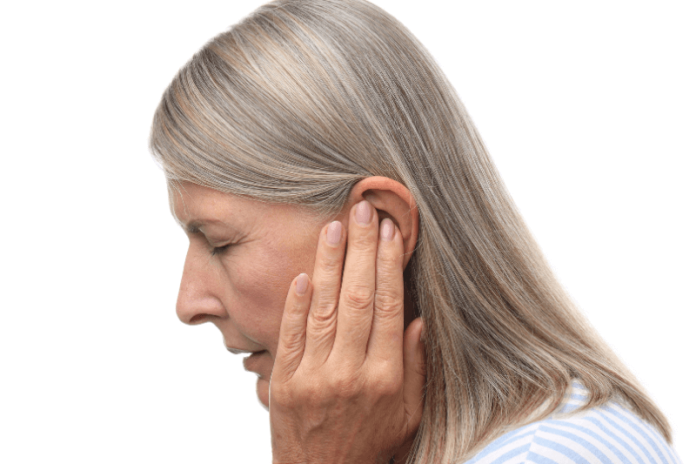 Maladie Ménière symptômes causes traitement vertiges acouphènes perte auditive pression oreille interne endolymphe déséquilibre nausées vomissements ma sante Une femme ressent des douleurs dans l’oreille et des vertiges, suspectant une maladie de Ménière.