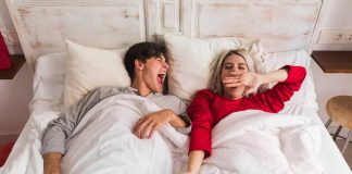 Quand dormir à deux transforme vos nuits en enfer Un couple qui ne dort pas forcément bien à deux.