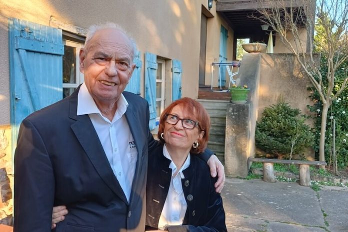 temoignage alzheimer premiers signes conduite dangereuse oublis ma sante Bernard et Régine Verger, un couple de Lyon touché par la maladie d'Alzheimer.