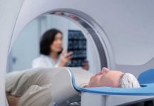 La France a-t-elle lancé la prochaine révolution contre le cancer ? Un homme débute une séance de radiothérapie FLASH pour traiter un cancer résistant.