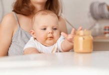 Mort-aux-rats dans des petits pots : ce que l’on sait du scandale autrichien Un bébé nourri avec des petits pots de la marque HiPP, actuellement suspectés d’être contaminés à la mort-aux-rats.