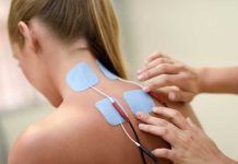 Neuromodulation : pourquoi cette solution efficace contre la douleur est-elle si peu utilisée ? Une femme souffrant de douleurs chroniques après une opération teste la neuromodulation pour soulager sa douleur.