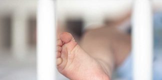 Phtalates : ces plastiques du quotidien sont dangereux pour les bébés Un nouveau-né intoxiqué aux phtalates, ces plastiques omniprésents dans notre quotidien.