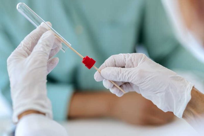 Cancer col de utérus femmes lesbiennes bisexuelles violences sexuelles dépistage Ma Santé Une femme lesbienne qui se fait dépister pour le cancer du col de l’utérus.