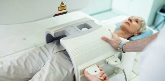 Cancer du pancréas : à Grenoble, une radiothérapie “de l’intérieur” ouvre une nouvelle piste de traitement Une femme teste la nouvelle radiothérapie contre le cancer du pancréas au CHU de Grenoble.