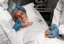 Fin de vie : le Sénat valide les soins palliatifs, pas le droit à l’aide à mourir Un homme en fin de vie bénéficiant de soins palliatifs.