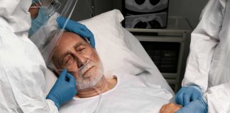 Fin de vie : le Sénat valide les soins palliatifs, pas le droit à l’aide à mourir Un homme en fin de vie bénéficiant de soins palliatifs.