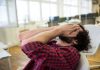 Psychologiquement, que signifie le fait de “ne plus supporter personne” ? Un homme à bout qui se plaint de ne plus supporter personne.
