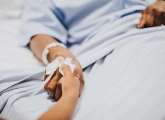 Une patiente atteinte d’un cancer du sang rare et agressif teste le nouveau traitement approuvé aux États-Unis.