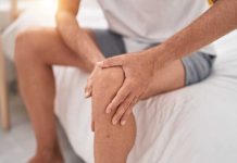 Arthrose du genou : un gel injectable pourrait soulager la douleur pendant un mois Un homme souffrant de douleurs au genou liées à l’arthrose.