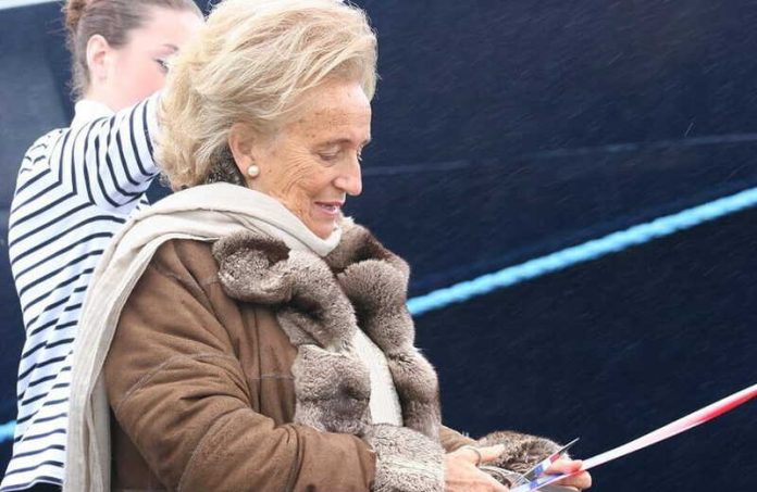 Bernadette Chirac est morte à 93 ans comment meurt-on vraiment de vieillesse Ma Santé Bernadette Chirac à l'inauguration du remorqueur Abeille Bourbon, le 13 avril 2005 à Brest.
