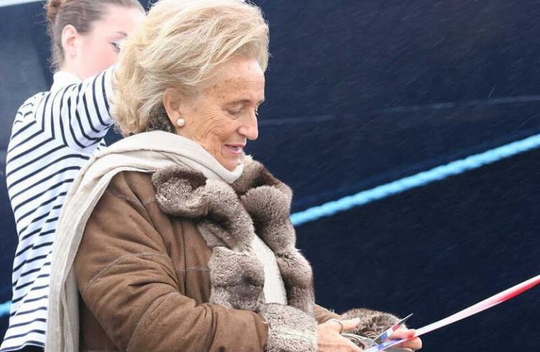 Bernadette Chirac à l'inauguration du remorqueur Abeille Bourbon, le 13 avril 2005 à Brest.