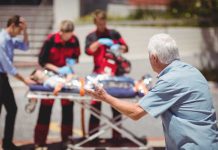 Grandes chaleurs meurtrières : de quoi meurt-on pendant cette canicule ? Une famille assiste impuissante à l’état critique de son enfant victime des fortes chaleurs.