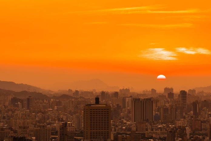 Pollution et canicule signes causes conséquences effets chaleur îlot de chaleur rapport température ma sante