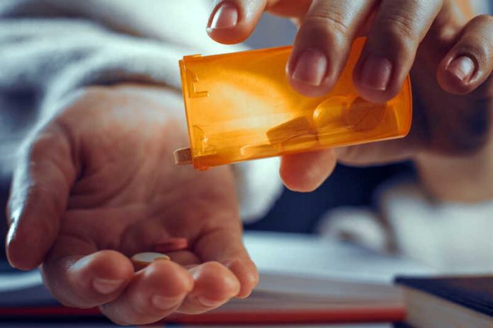 Testostérone ANSM alerte sur des erreurs de traitement liées à une pénurie Ma Santé Un jeune qui prend le mauvais médicament à base de testostérone.