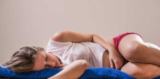 Troubles sexuels : plus d’une femme sur trois et près d’un homme sur cinq concernés en France Une femme qui garde des douleurs au bas ventre après un rapport sexuel.