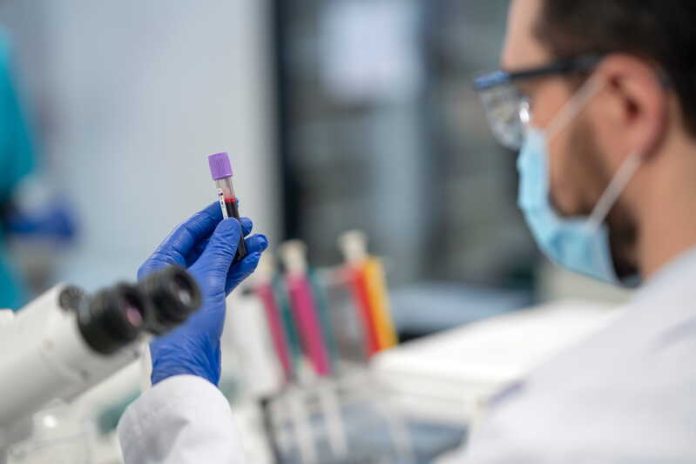 cancer de la peau agressif 50 ans système immunitaire faible Ma Santé Un chercheur qui tente de démontrer que certains cancers sont plus agressifs à 50 ans qu’à 80 ans.