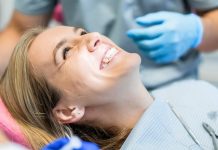 Orthodontie : le PEEK, une innovation discrète qui transforme les appareils dentaires Des soins en orthodontie.
