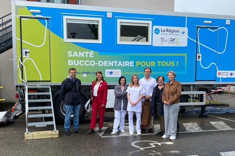 Inauguration de l'unité mobile SBDH à L'Isle d'Abeau, le 6 mai 2025.