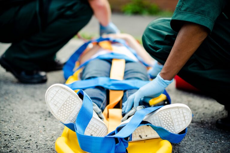 Un jeune homme en urgence vitale après avoir inhalé une grande quantité de protoxyde d’azote.
