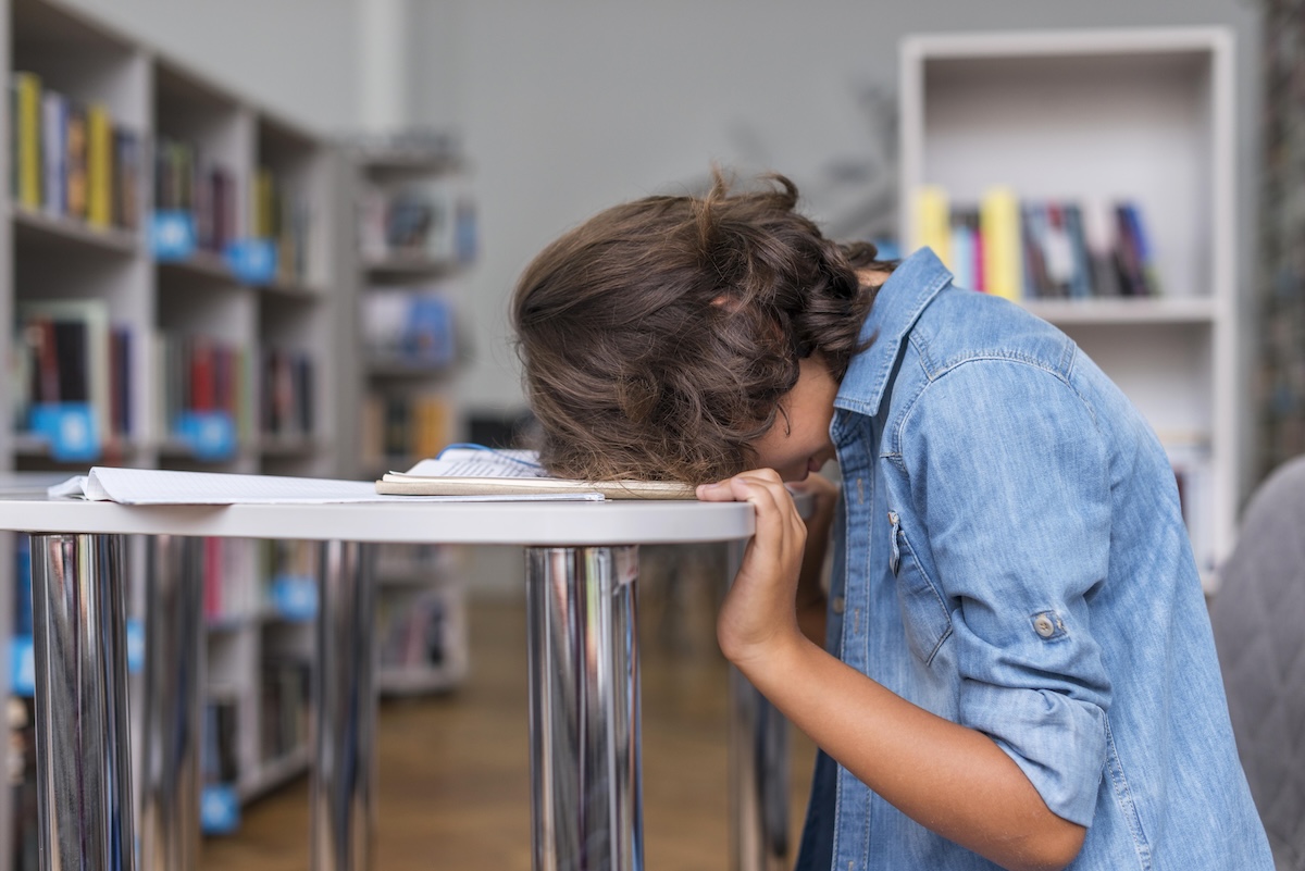 Un jeune confronté à d’importantes difficultés de compréhension en lecture.