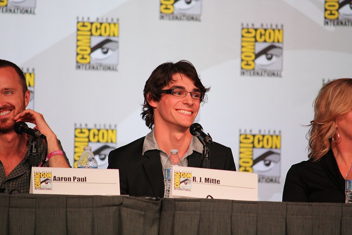 RJ Mitte au Breaking Bad Panel au Comic-Con International 2012 pour la série Breaking Bad.